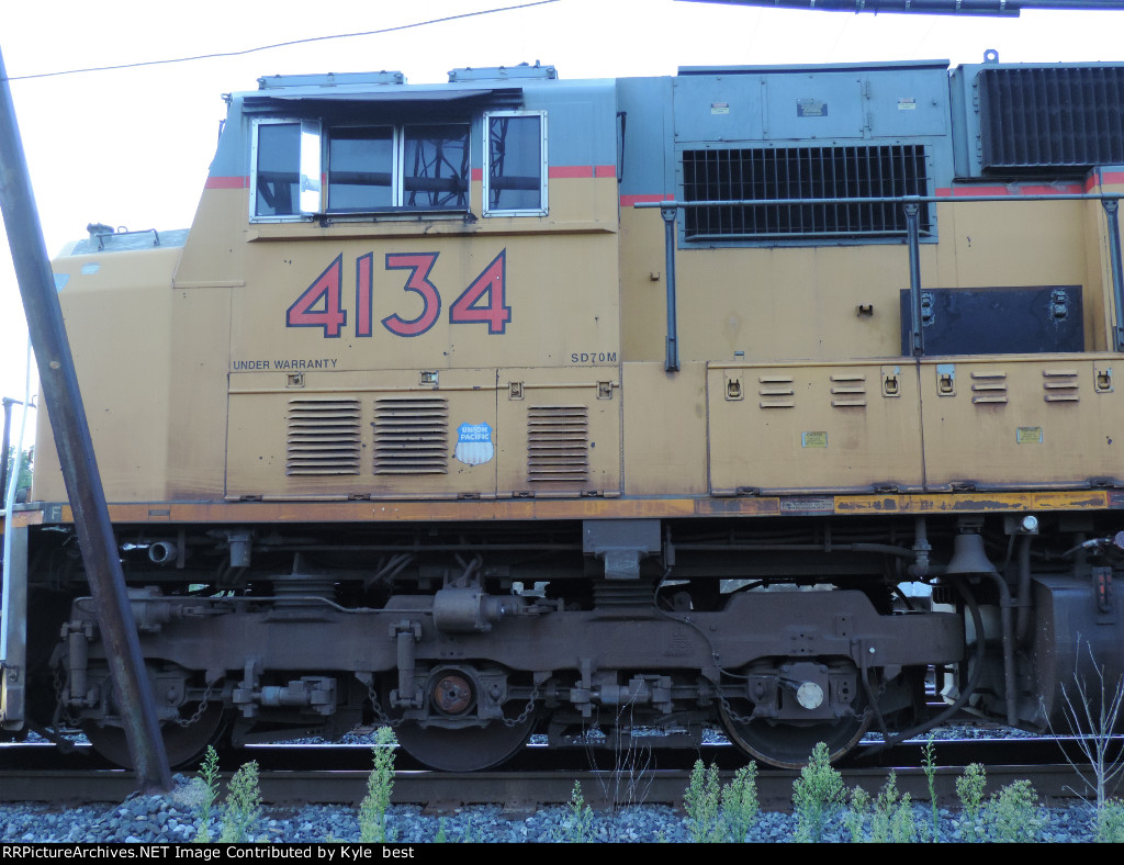 UP 4134 cab close up 